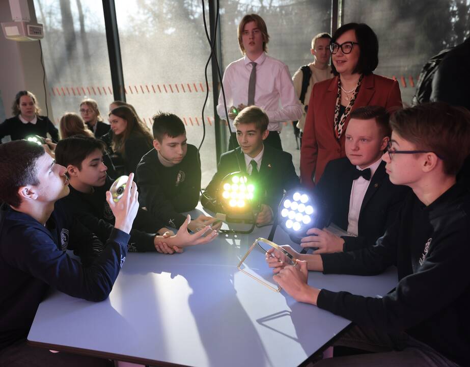 Įkurtuvės VDU Ugnės Karvelis gimnazijoje