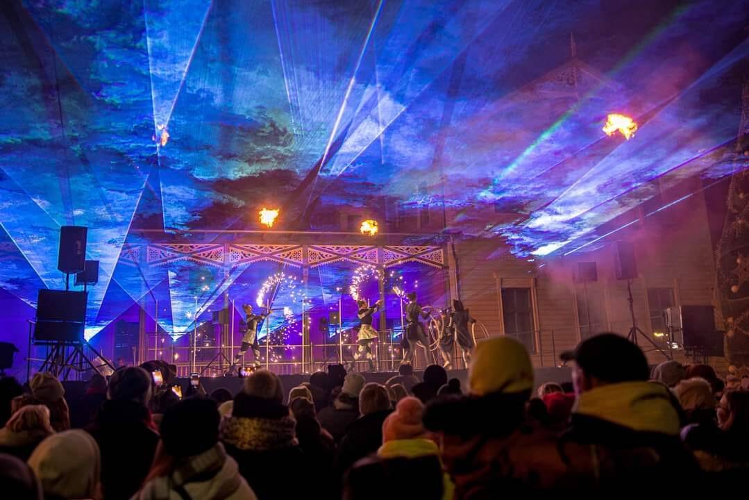 Tvaru: laukiamiausios metų šventės – puiki proga pradžiuginti savo artimuosius dėmesiu, šiluma ir įspūdžiais.