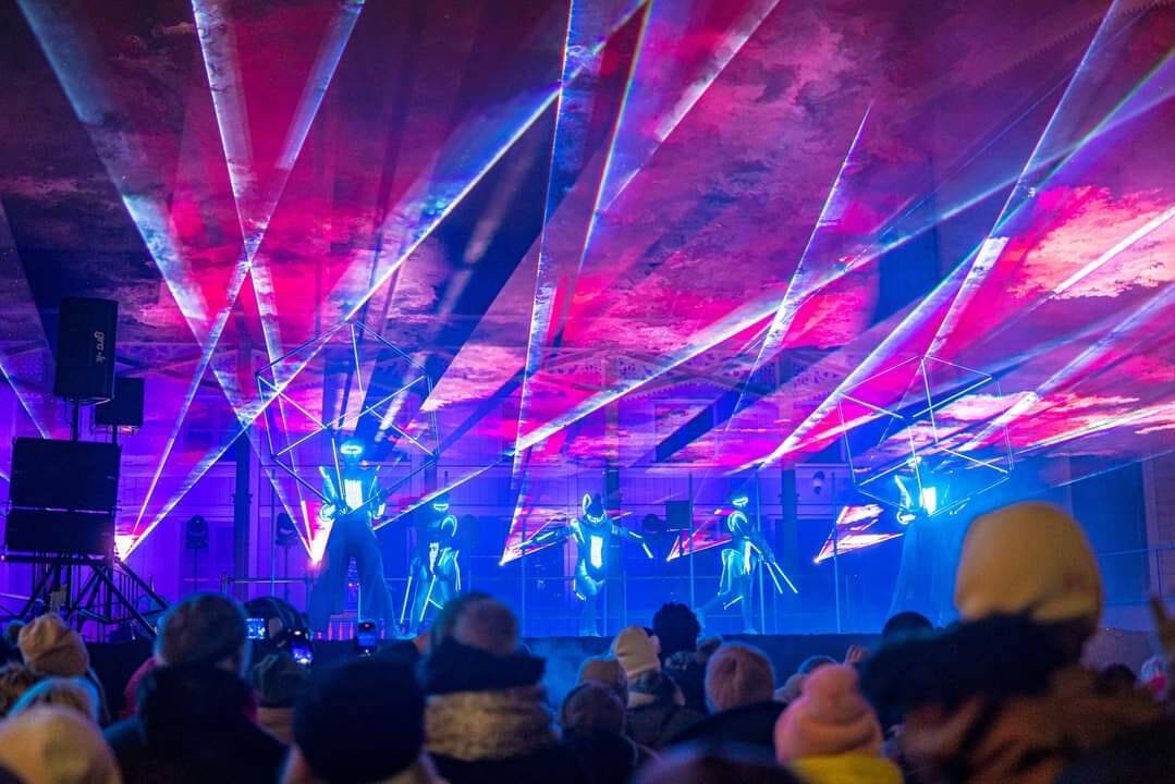 Tvaru: laukiamiausios metų šventės – puiki proga pradžiuginti savo artimuosius dėmesiu, šiluma ir įspūdžiais.