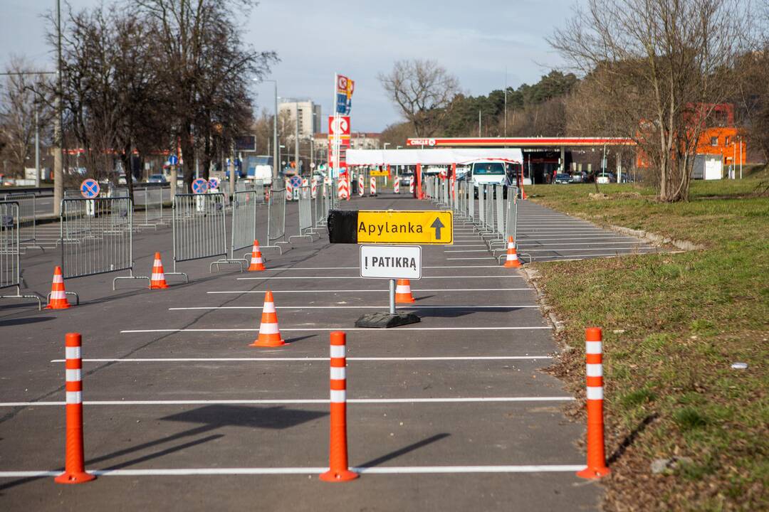 Vilniuje atidarytas pirmasis koronaviruso mobilus punktas