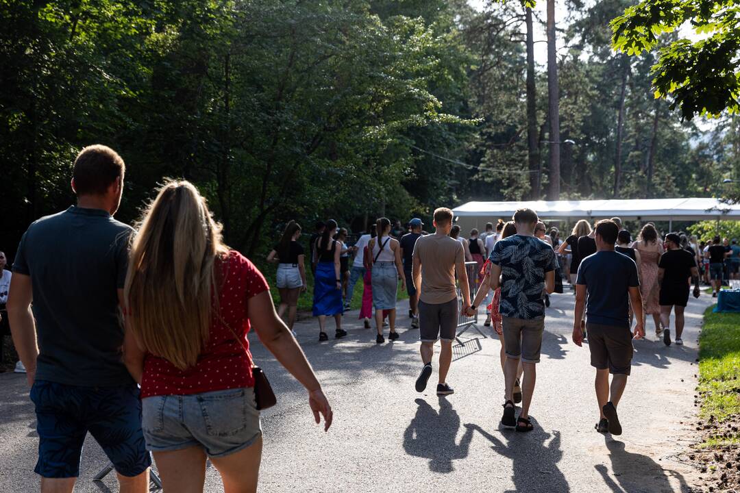 Minia renkasi į „Imagine Dragons“ koncertą 