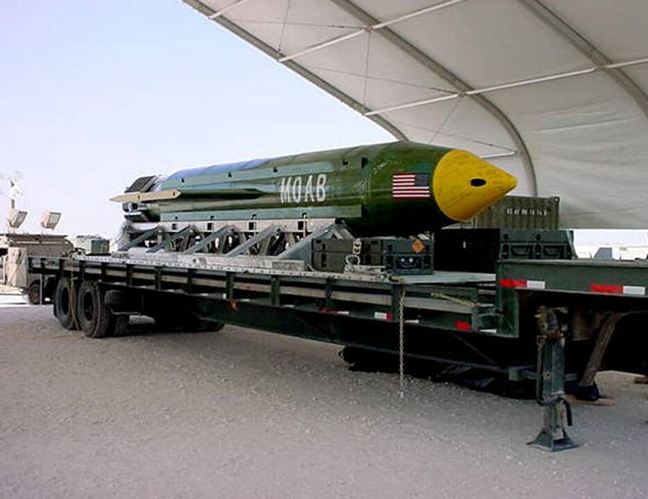 Pentagonas: Afganistane JAV numetė didžiausią nebranduolinę bombą