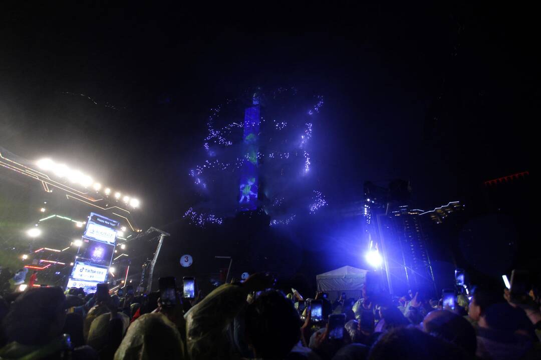 Pasaulis pasitiko 2019 metus