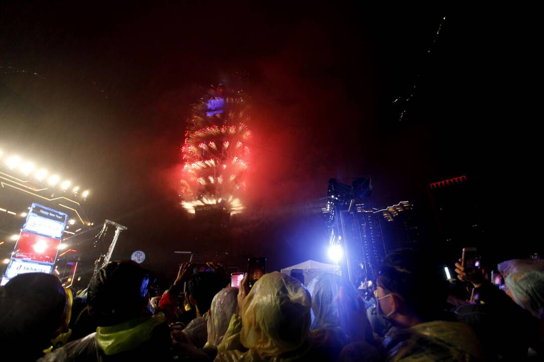 Pasaulis pasitiko 2019 metus