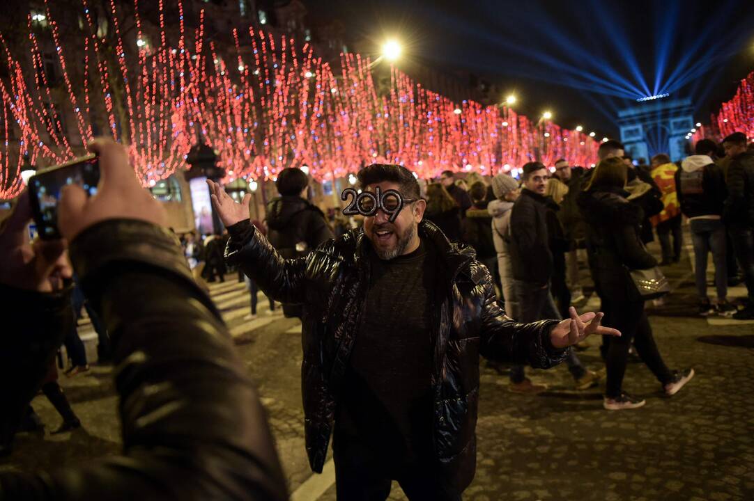 Pasaulis pasitiko 2019 metus
