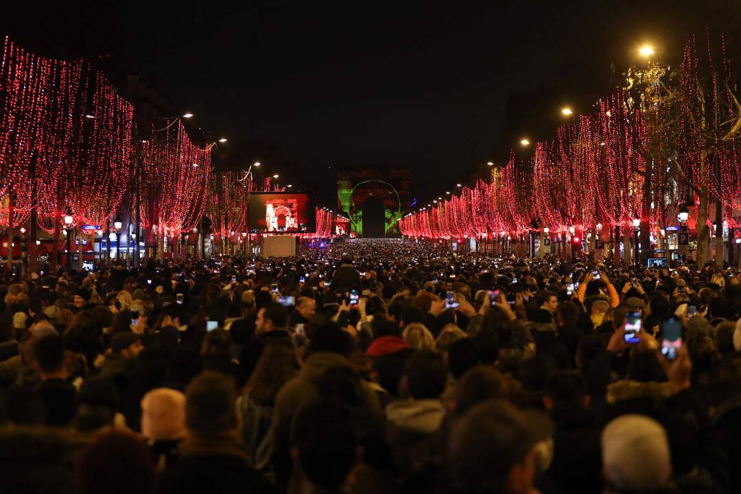 Pasaulis pasitiko 2019 metus