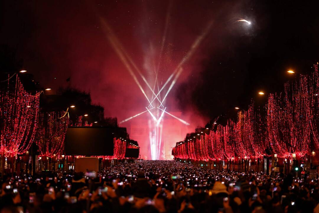 Pasaulis pasitiko 2019 metus