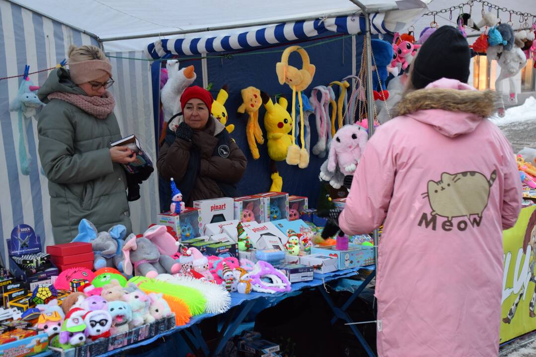 Įžiebta nuostabi Klaipėdos eglė
