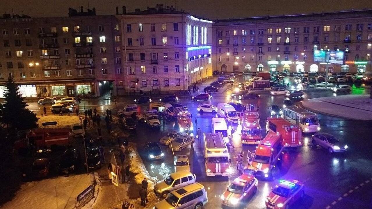 Sankt Peterburgo prekybos centre sprogus bombai sužeisti 11 žmonių 