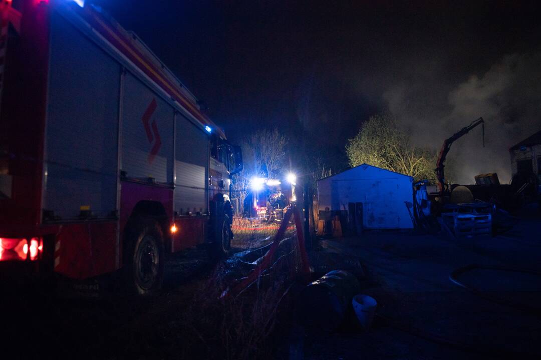 Didžiulis gaisras Vytėnų gatvėje