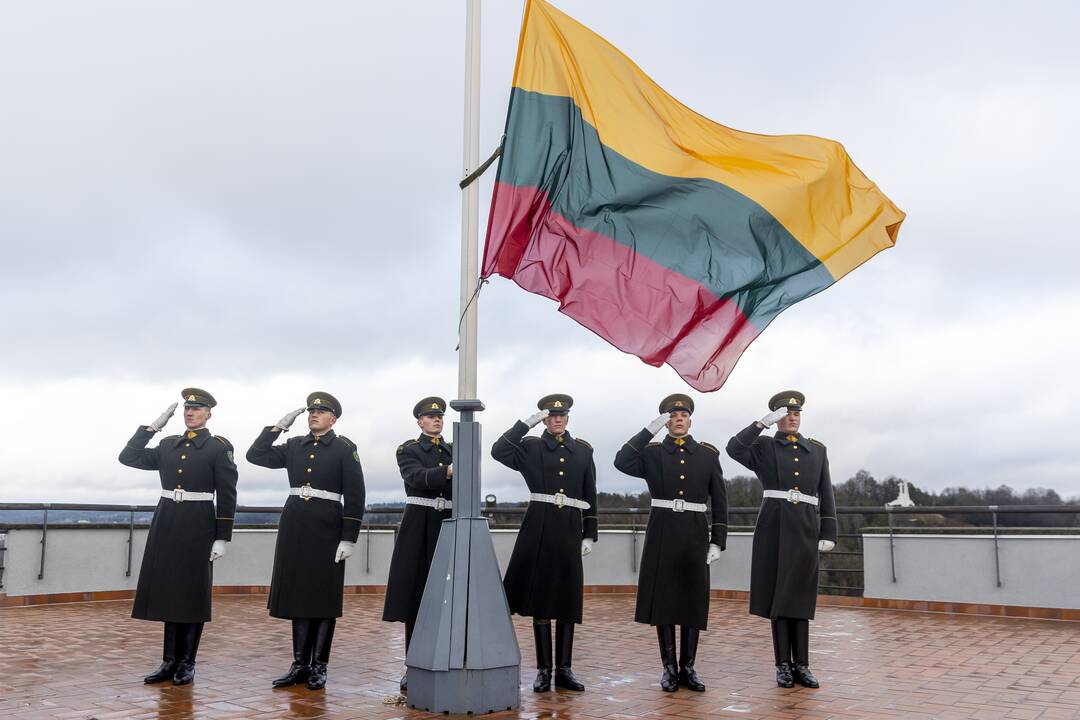 Naujos Lietuvos valstybės vėliavos iškėlimo ceremonija