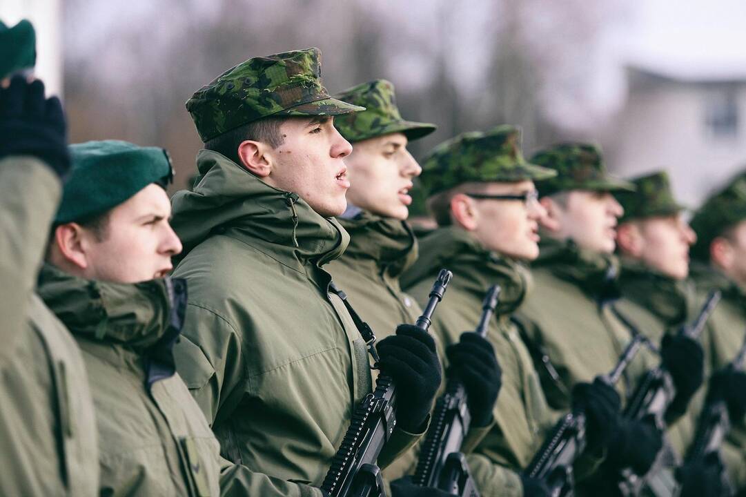 Kitąmet į karo tarnybą numatoma pašaukti 3828 jaunuolius