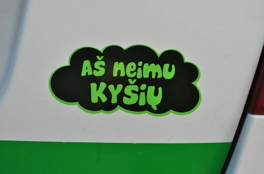 Vairuotojas kyšį policininkui užkišo už diržo