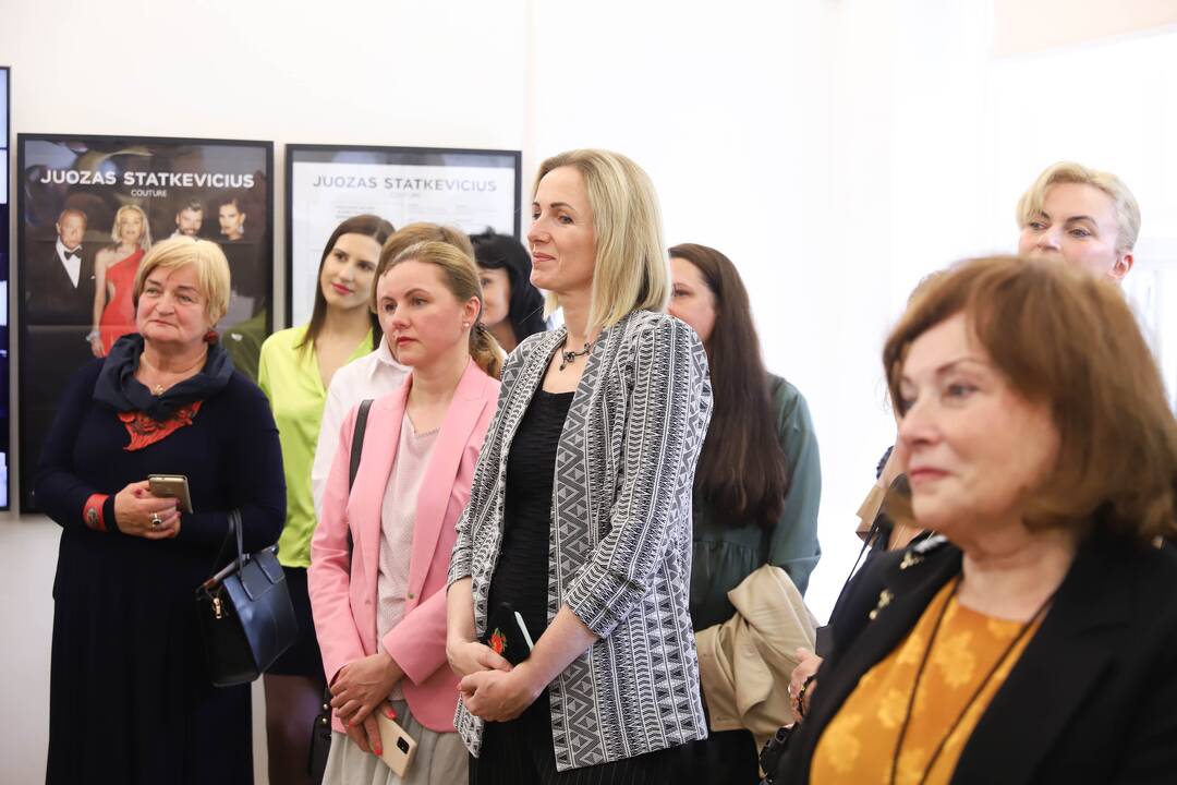J. Statkevičius sugrįžo į Pelėdų kalną su aukštosios mados ir teatro kostiumų paroda