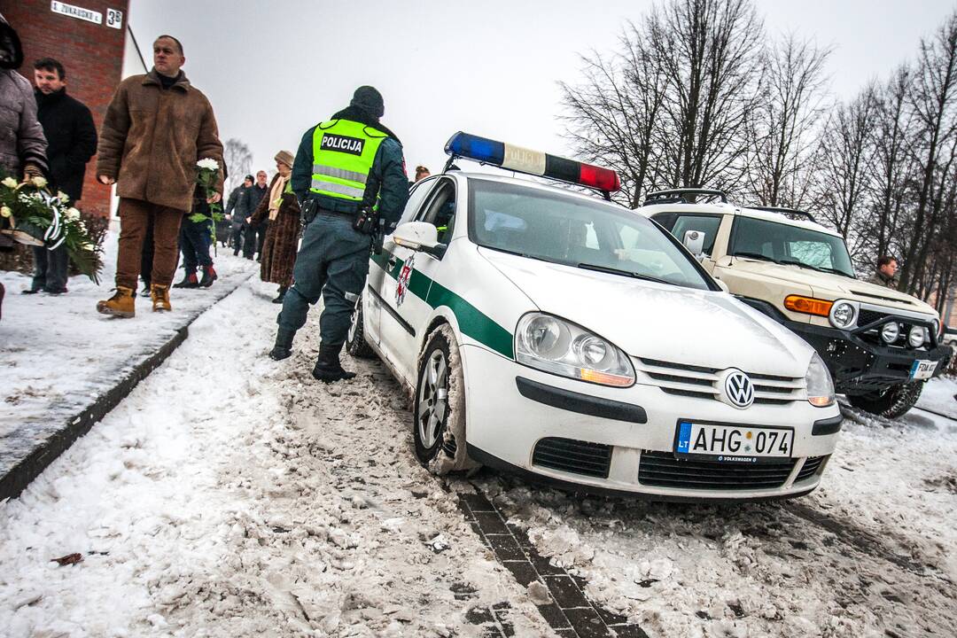 Į paskutinę kelionę palydėta nužudyta žurnalistė