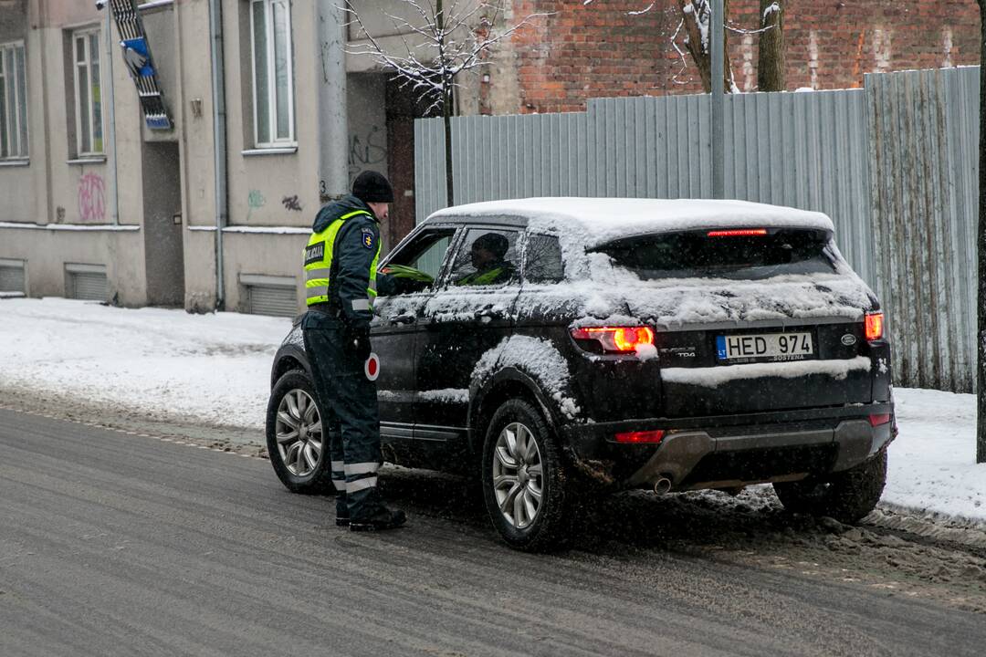 Kauno policija sveikino moteris su Kovo 8 d.