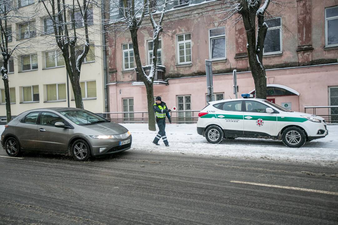 Kauno policija sveikino moteris su Kovo 8 d.