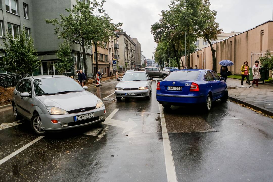 Nutraukti Kęstučio g. troleibusų laidai