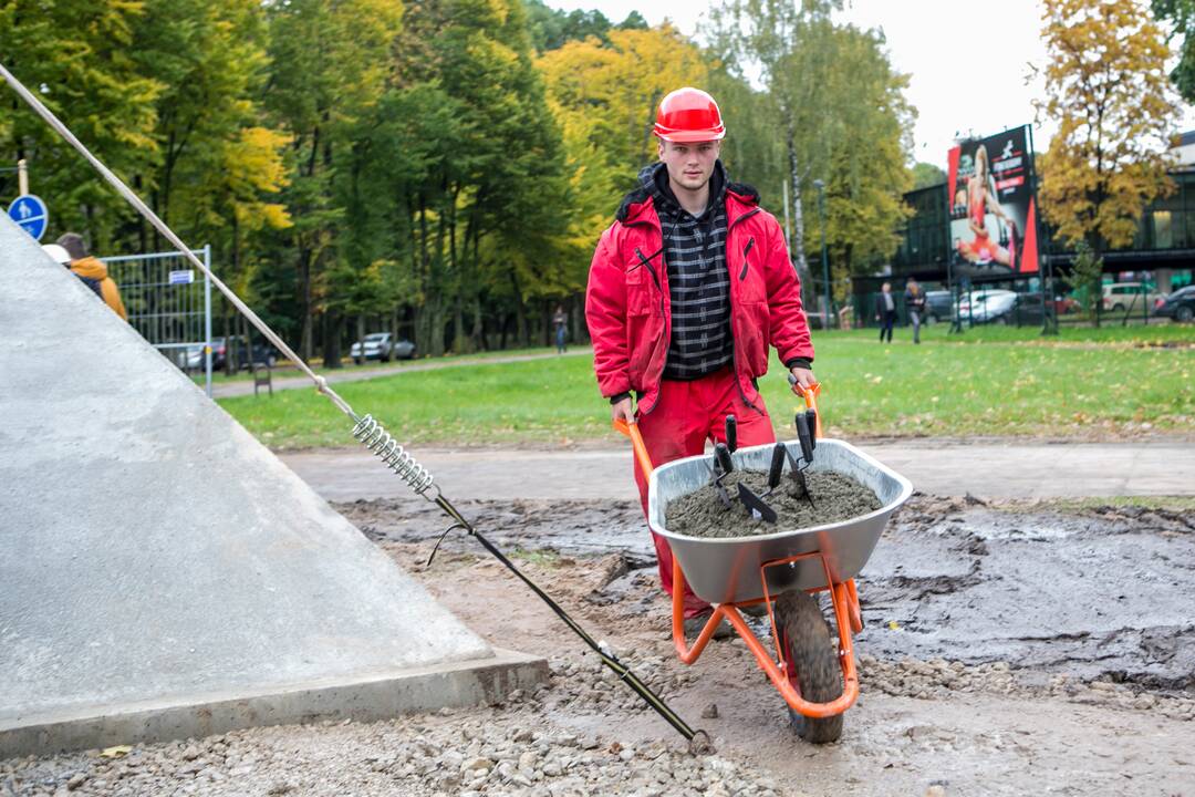 Verslo alėjos kapsulės įkasimas