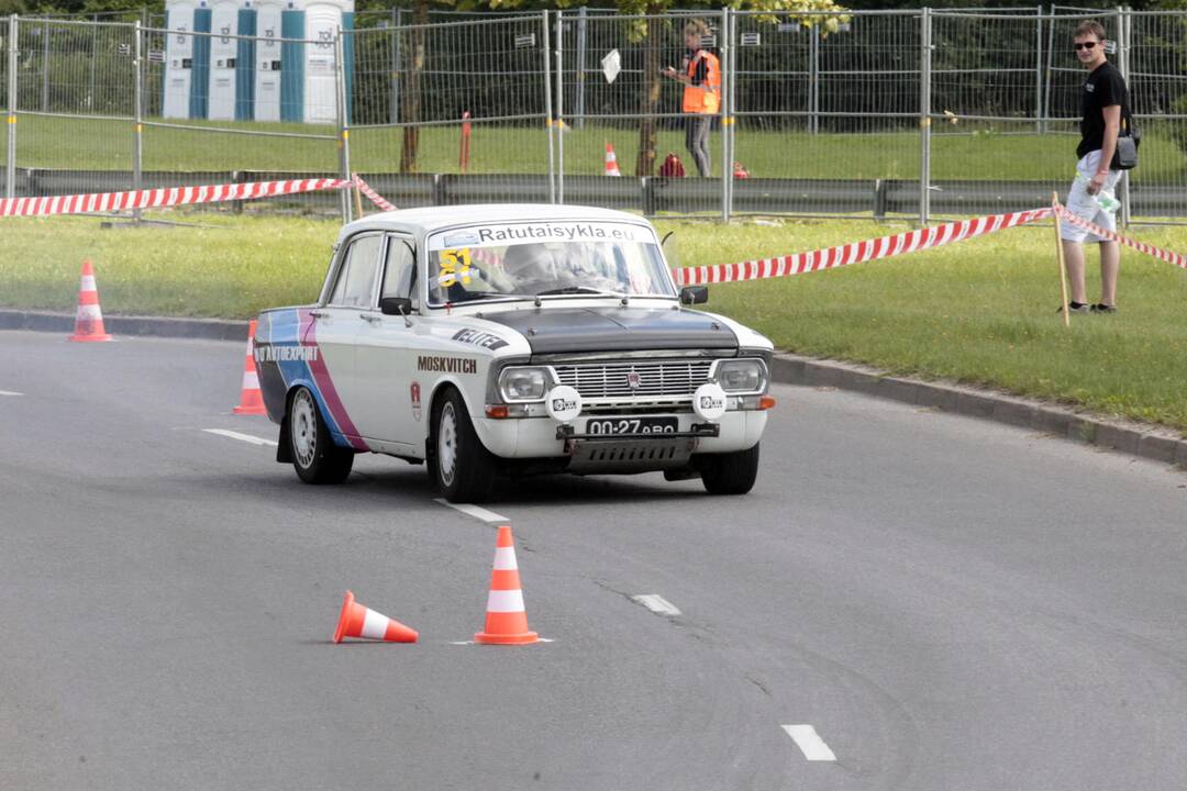 Pilaitėje - Lietuvos automobilių greituminio slalomo pirmenybių varžybos