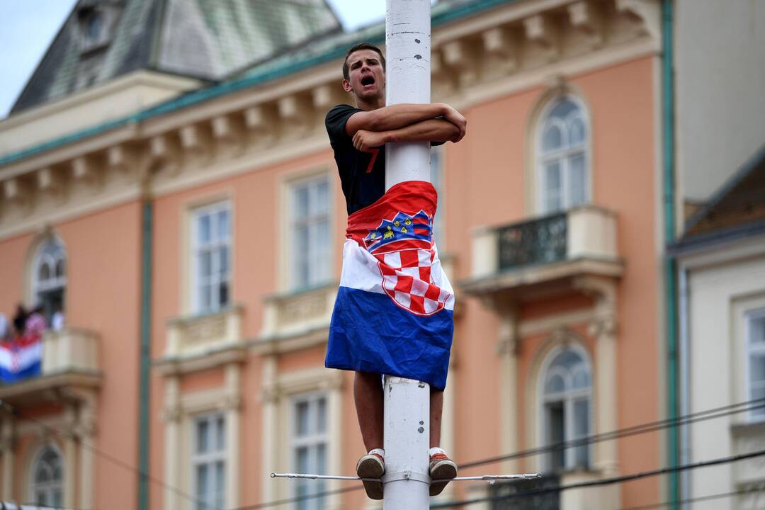 Zagrebe žmonių minia sveikino Kroatijos futbolininkus