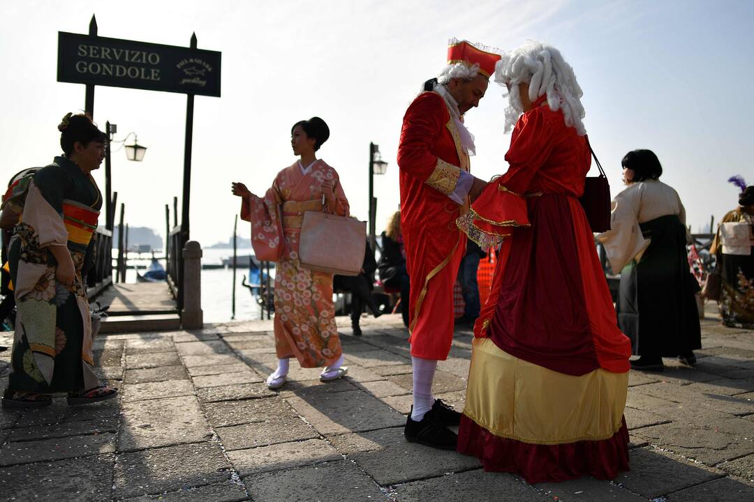 Pasigrožėkite Venecijos karnavalo kostiumais