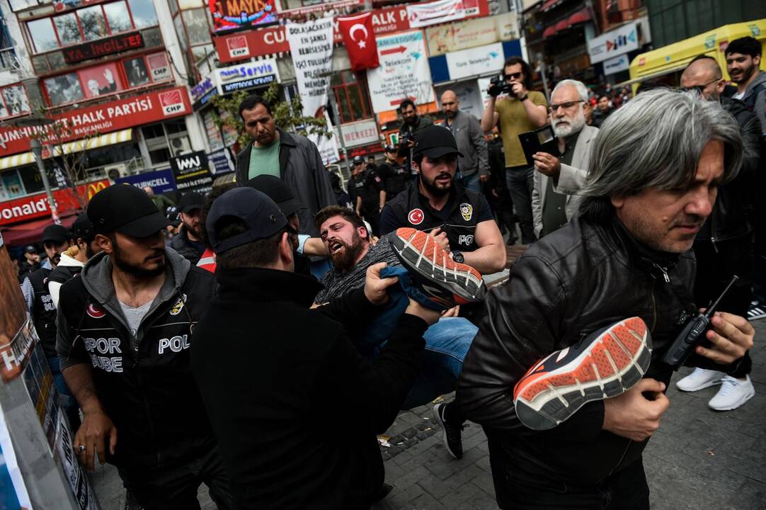 Tarptautinės darbo dienos protestai pasaulyje