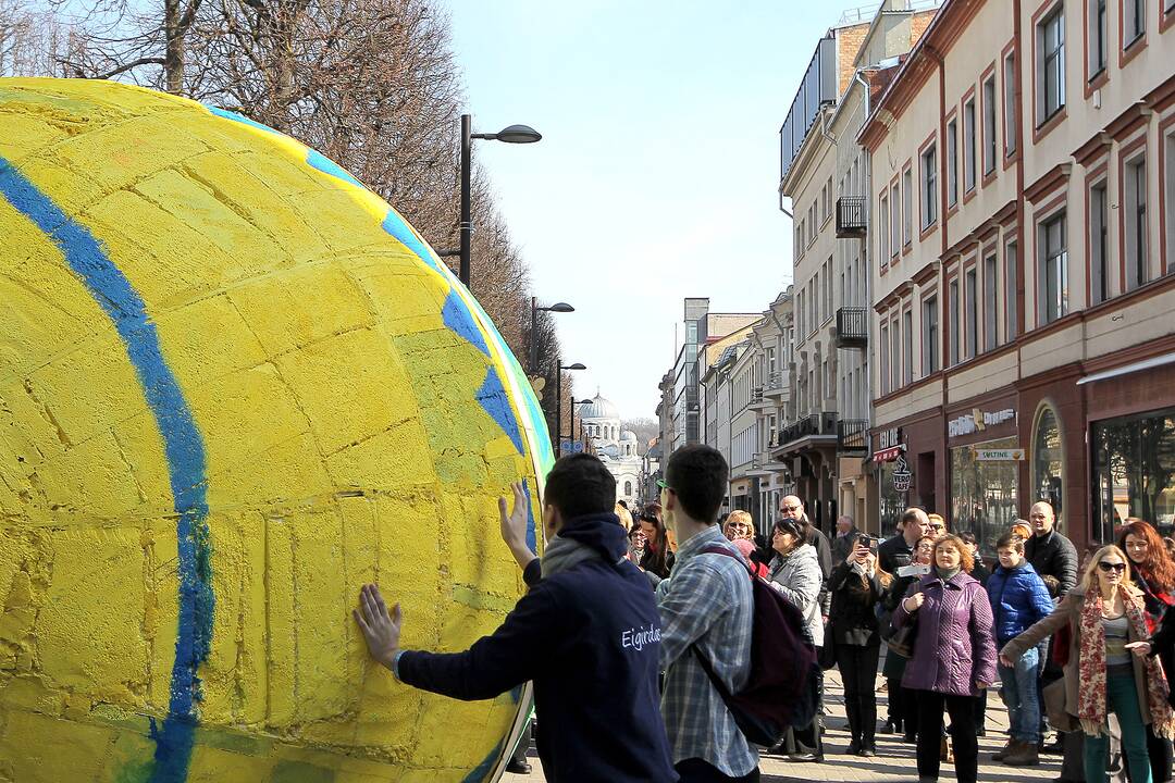 Studentai Kauno centre rideno rekordinį margutį.