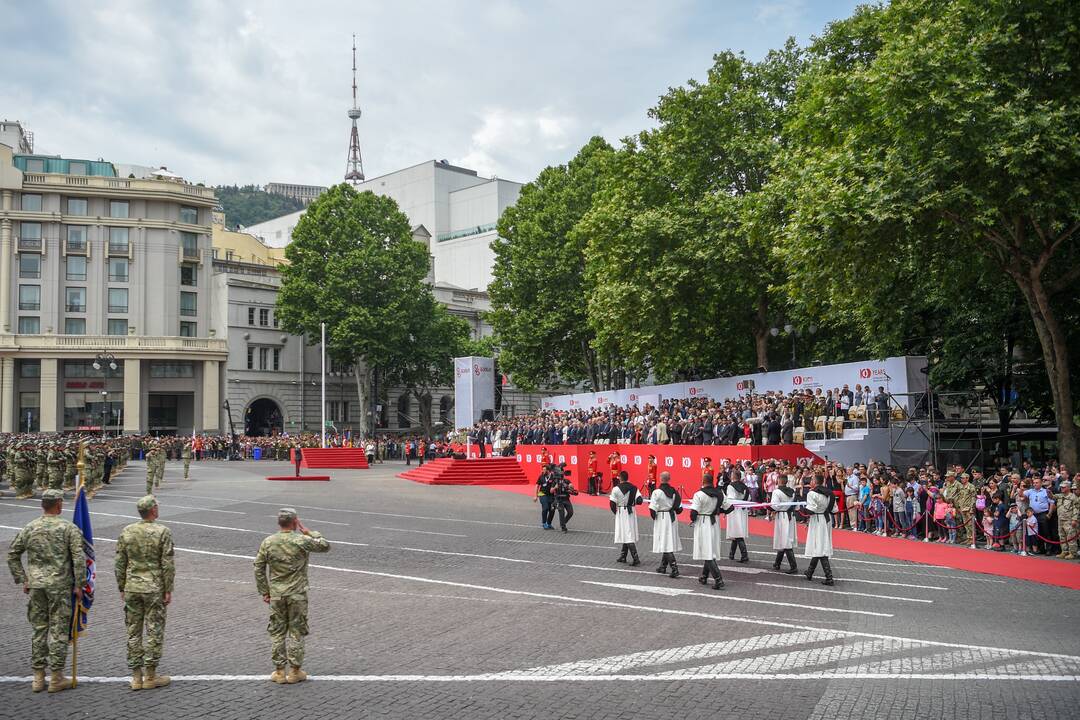 Prezidentė dalyvauja Sakartvelo šimtmečio renginiuose