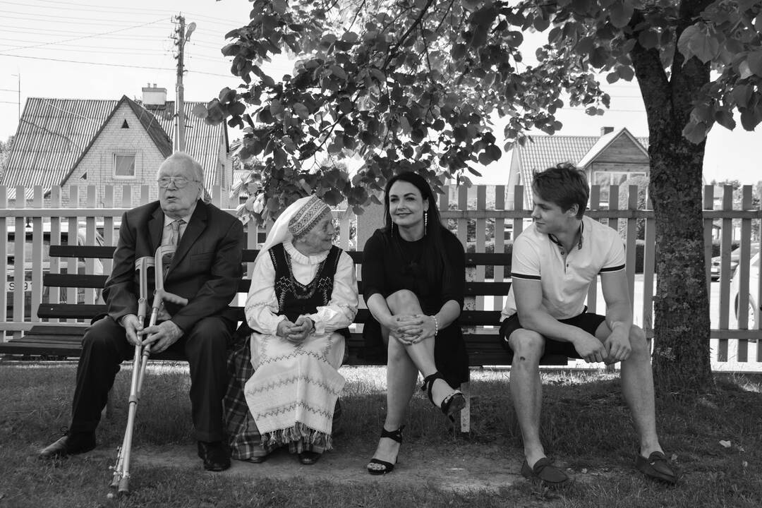 Palaimintosios: taip vadinasi 70-osios santuokos metinės, o palaiminimo S. ir O.Gliebai gavo dvigubai: galėdami iki šiol džiaugtis ne tik vienas kito draugija, bet ir šviesiu protu.