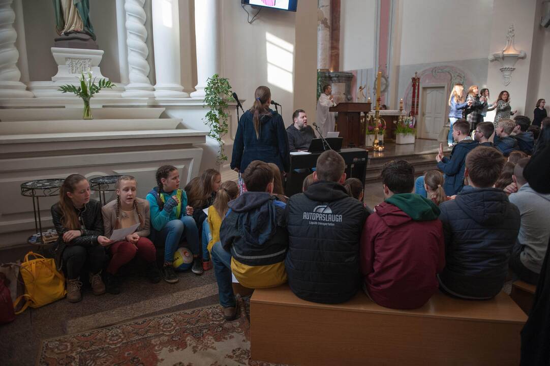 Malda gestų kalba Kauno šv. Pranciškaus Ksavero bažnyčioje