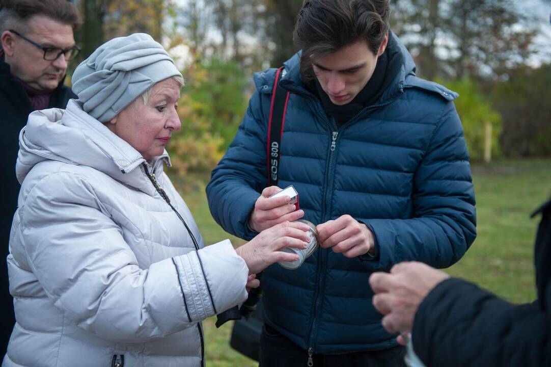 Akcija prie paminklo A. Ramanauskui-Vanagui