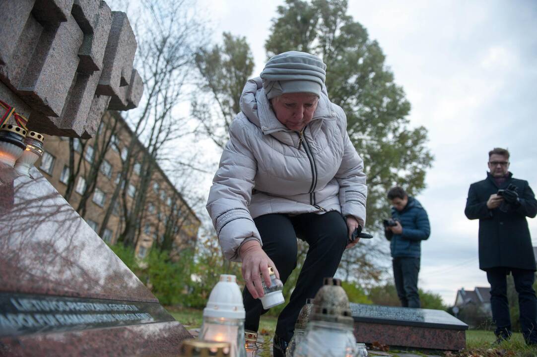 Akcija prie paminklo A. Ramanauskui-Vanagui