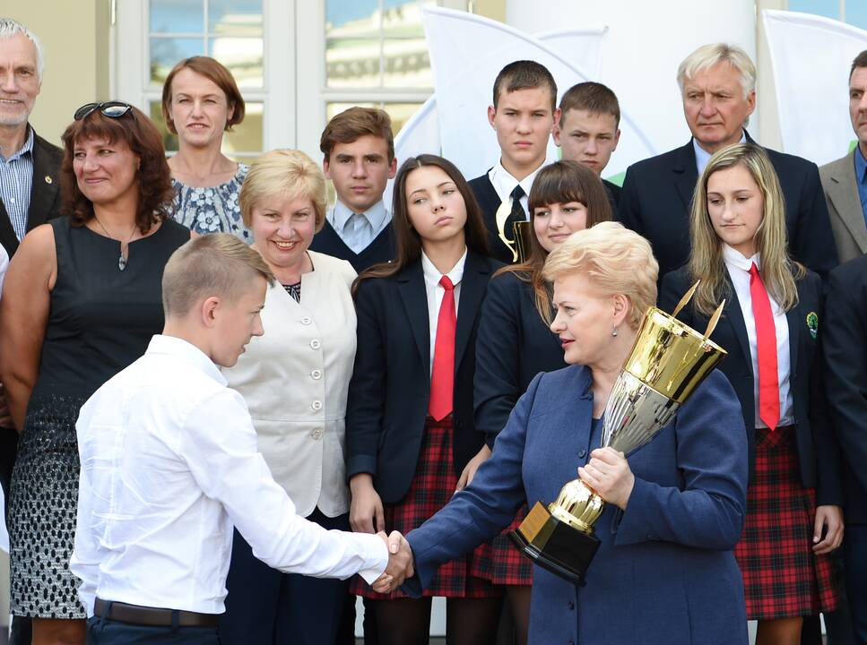 Mokyklų žaidynių nugalėtojų apdovanojimai