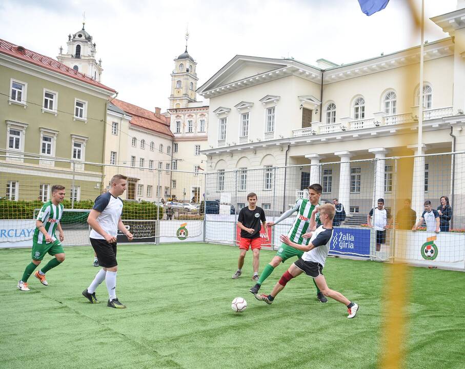 Labdaringas futbolo maratonas