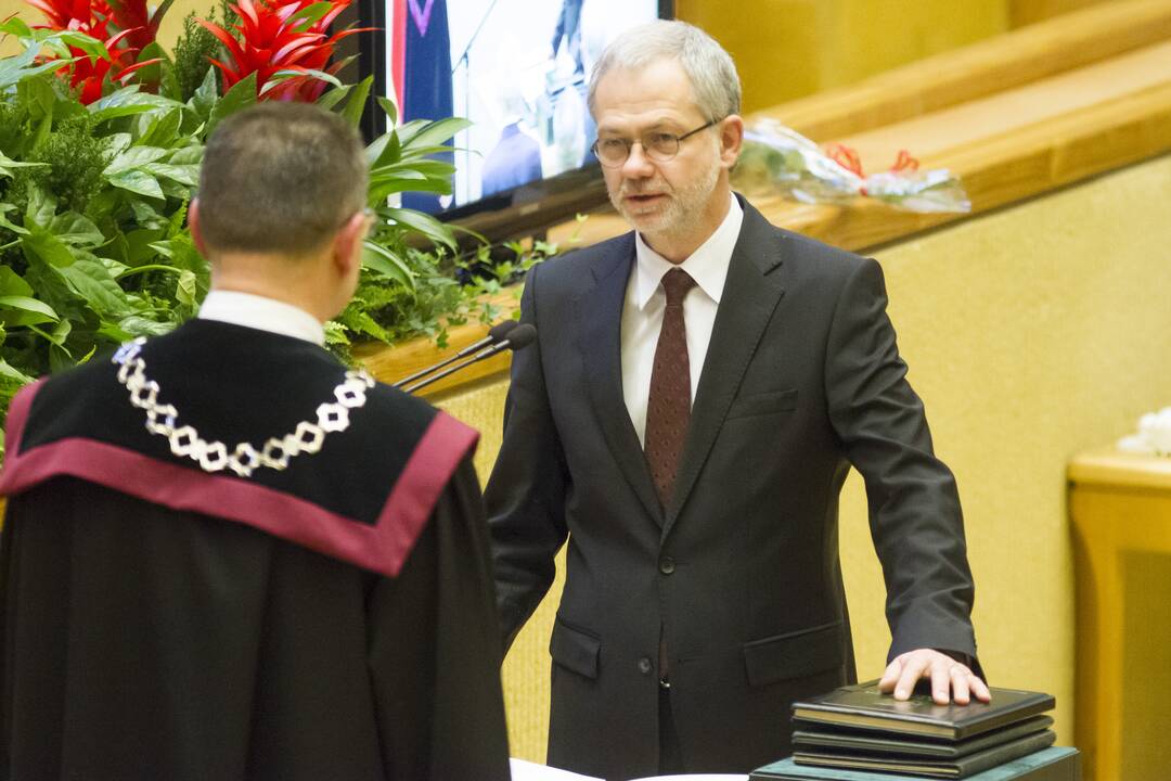 Naujas Seimas susirinko į pirmąjį posėdį