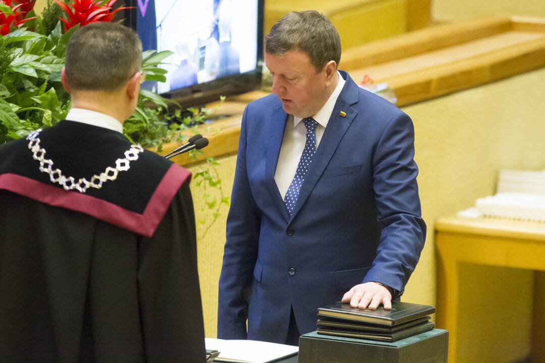 Naujas Seimas susirinko į pirmąjį posėdį