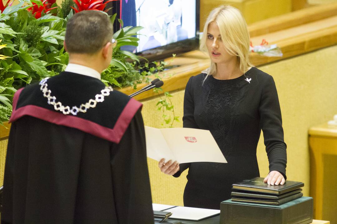 Naujas Seimas susirinko į pirmąjį posėdį