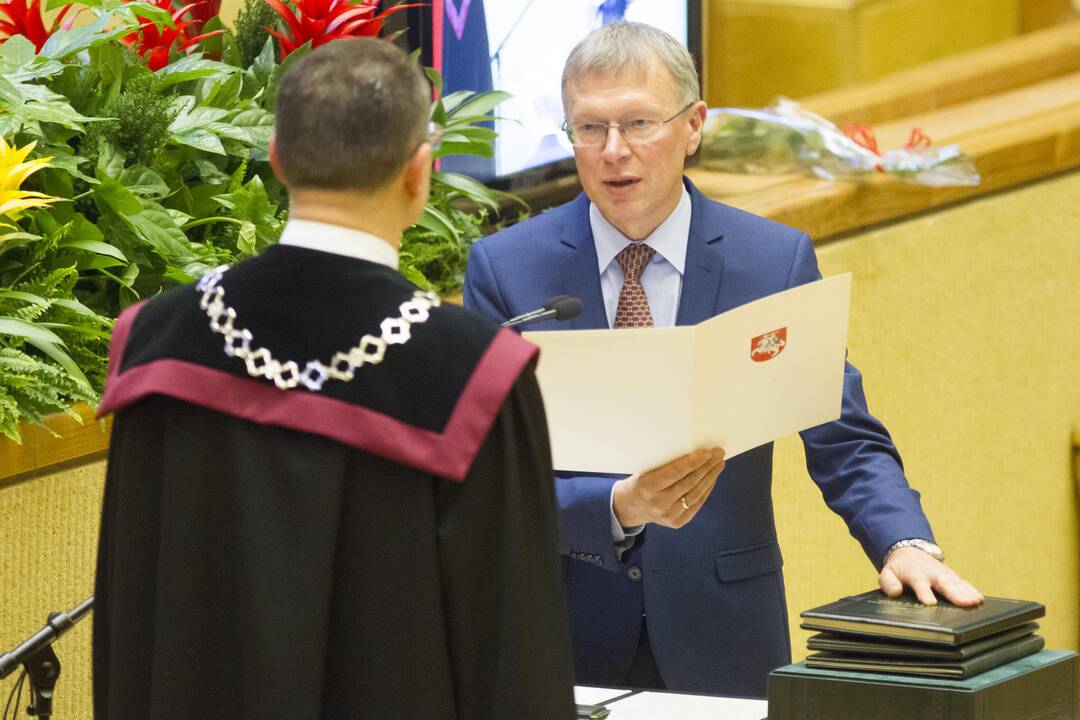 Naujas Seimas susirinko į pirmąjį posėdį