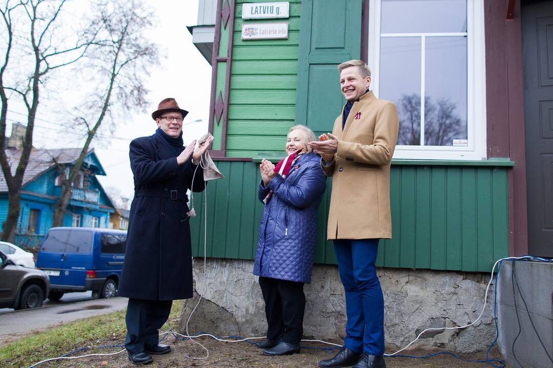 Vilniuje atidengta lentelė latvių kalba