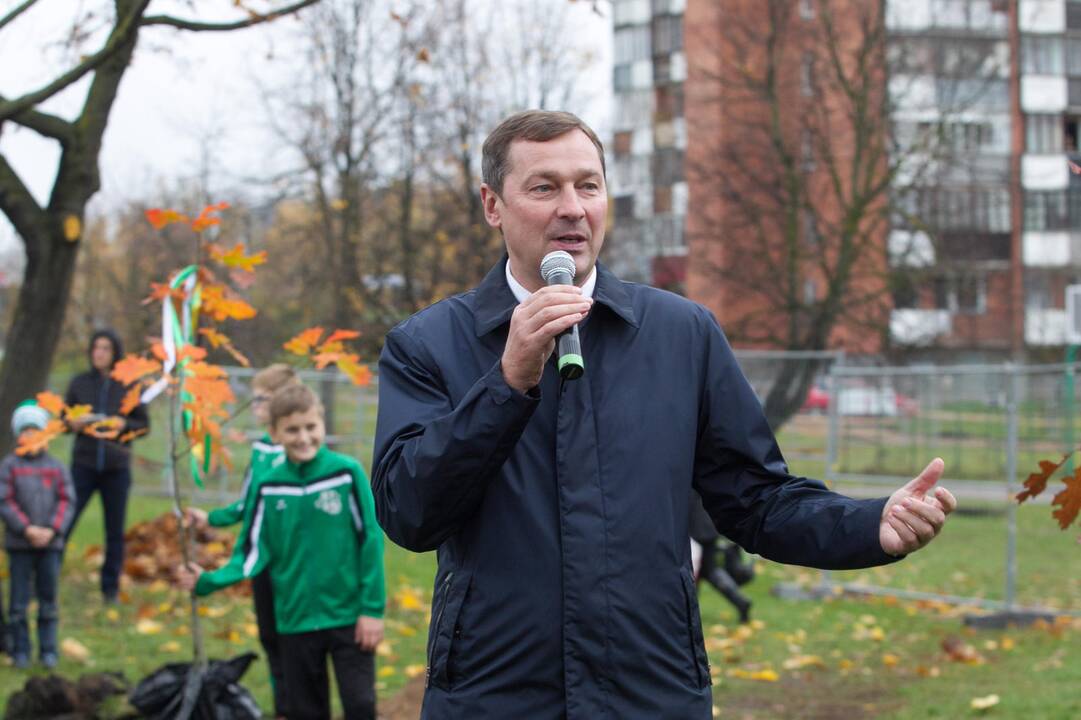 Prie Senvagės gimnazijos statys naują stadioną