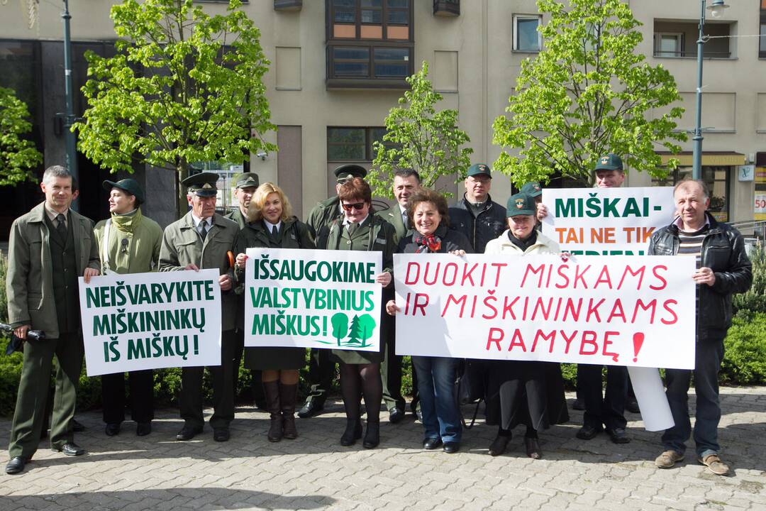 Miškininkų protestas prie Seimo