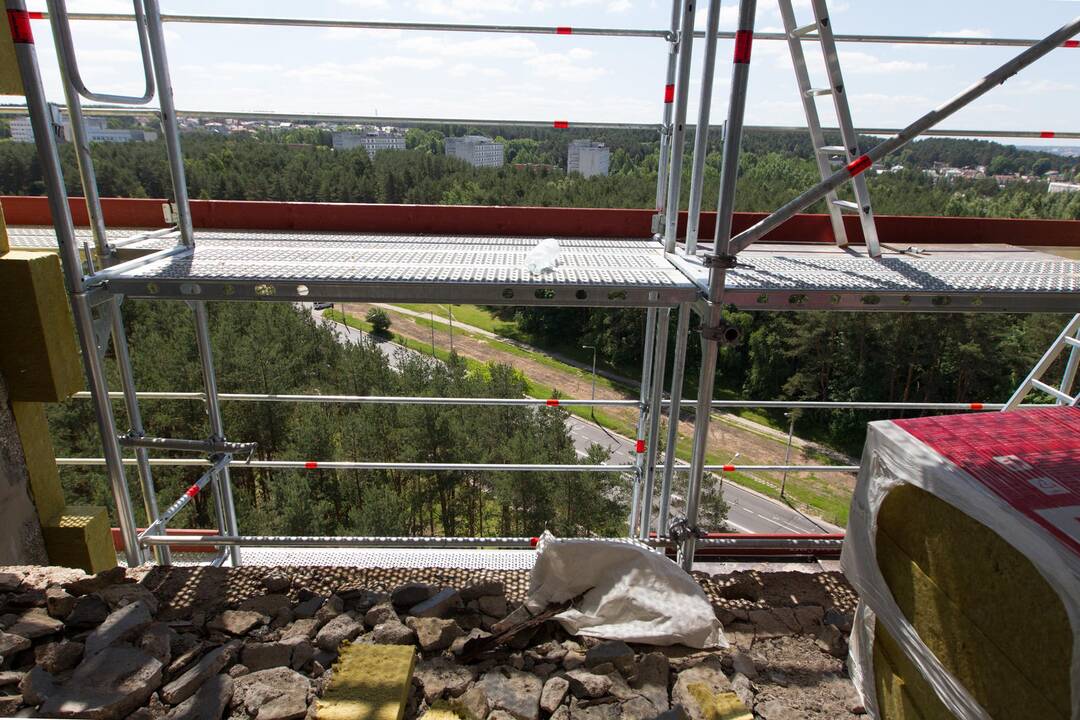 Premjeras apžiūrėjo renovuojamus VGTU bendrabučius