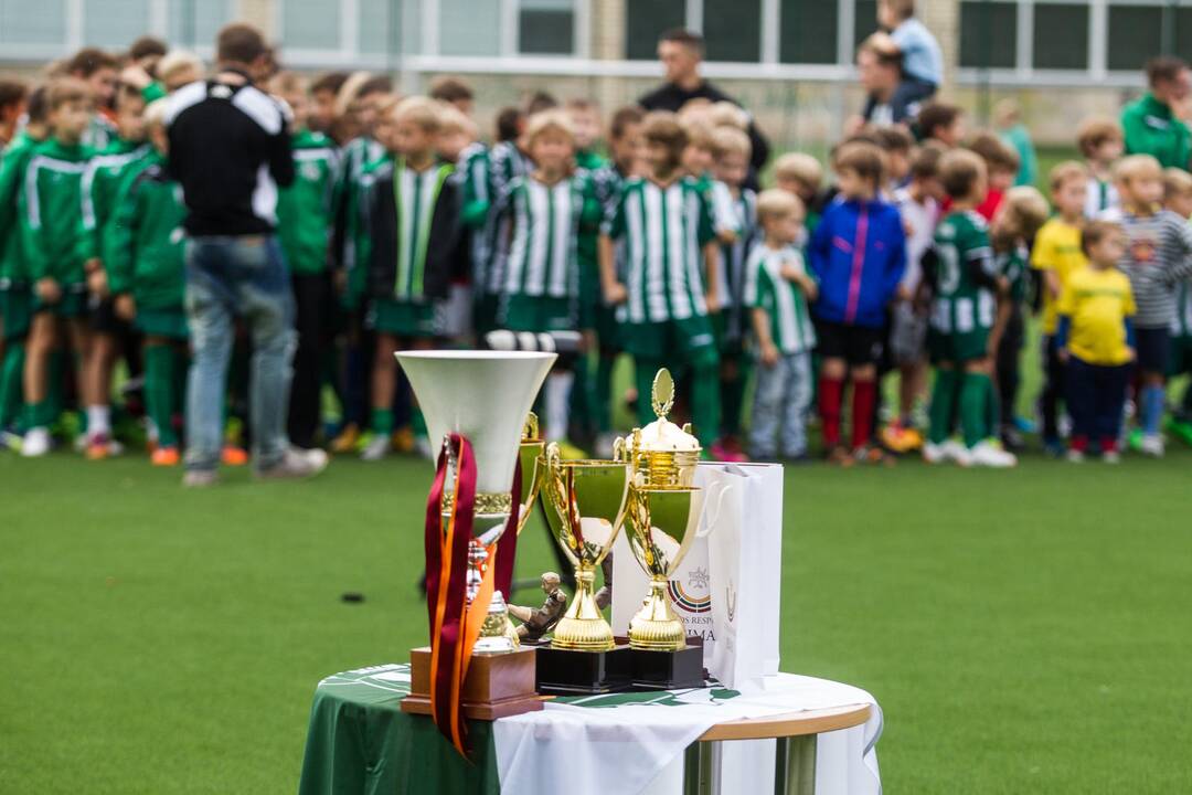 Senvagės gimnazijos stadiono atidarymas