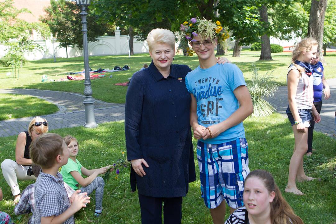 Joninės Prezidentūros kiemelyje