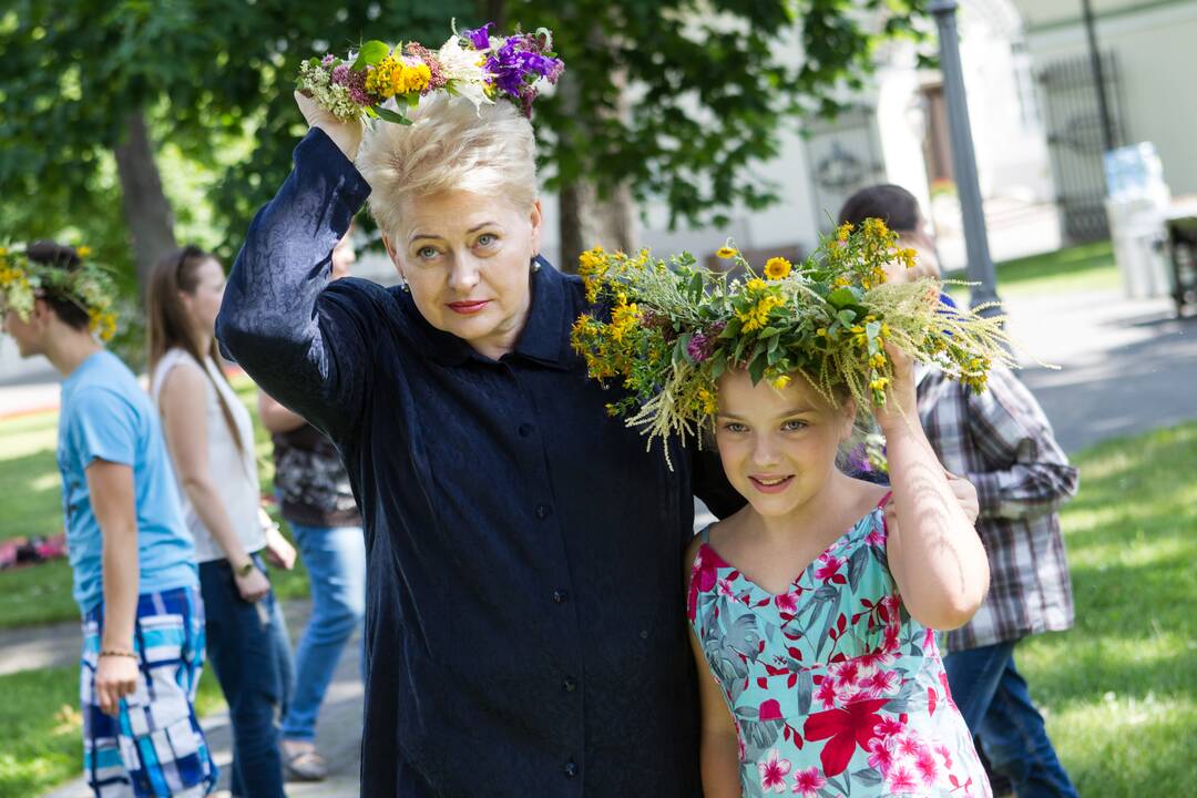 Joninės Prezidentūros kiemelyje