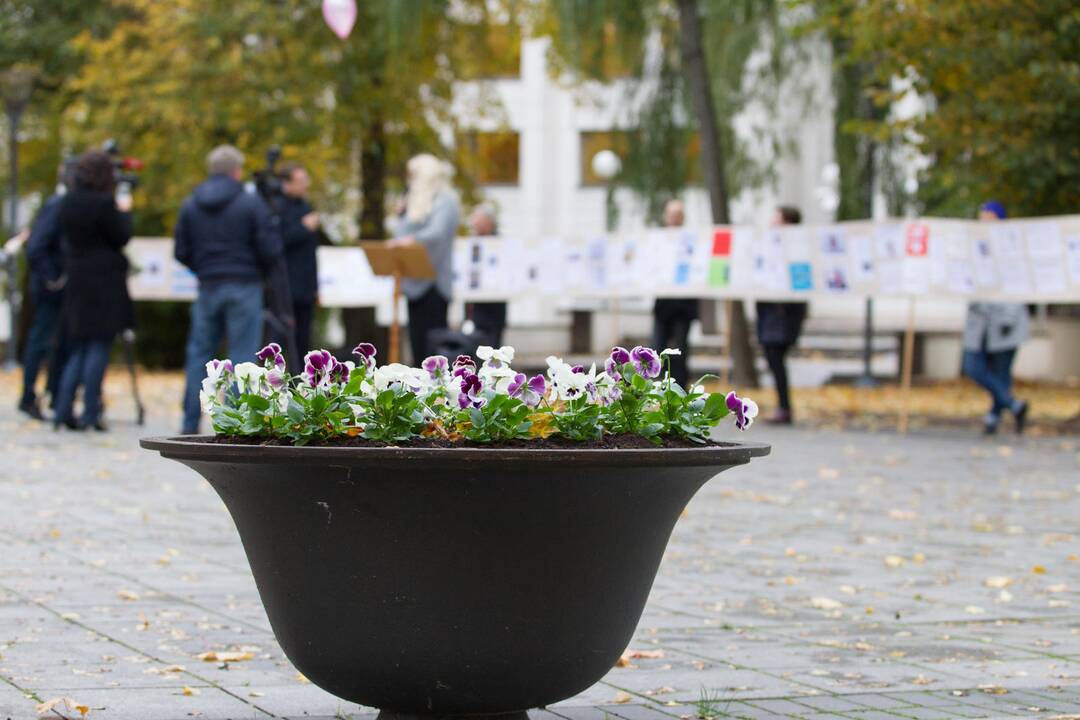 Teatralizuota mokytojų akcija prie Vyriausybės