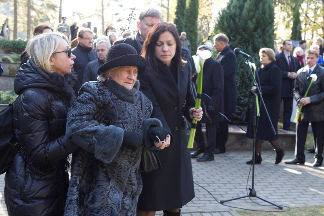 Sveikatos ministro J. Poželos laidotuvės