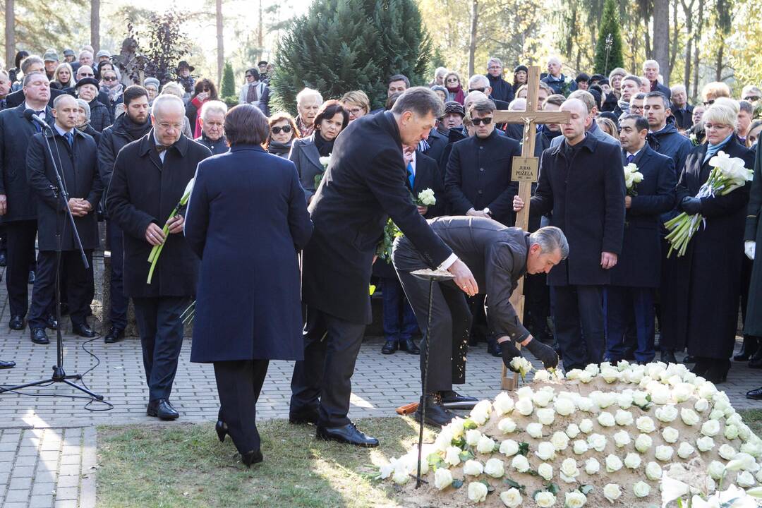 Sveikatos ministro J. Poželos laidotuvės