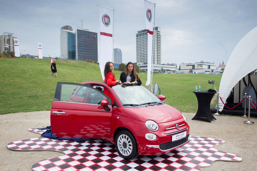 Neryje pakrikštytas atnaujintas „Fiat 500“